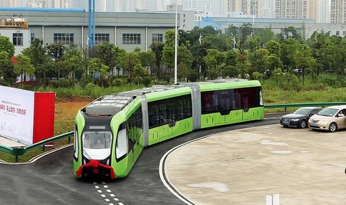 В Китае разработали безрельсовый трамвай-беспилотник